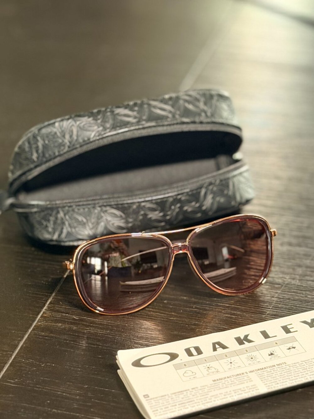 Oakley Sunglasses Model: OO4129-025 Split Time Burgundy gradient NWOT